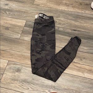 Under armour camo leggings